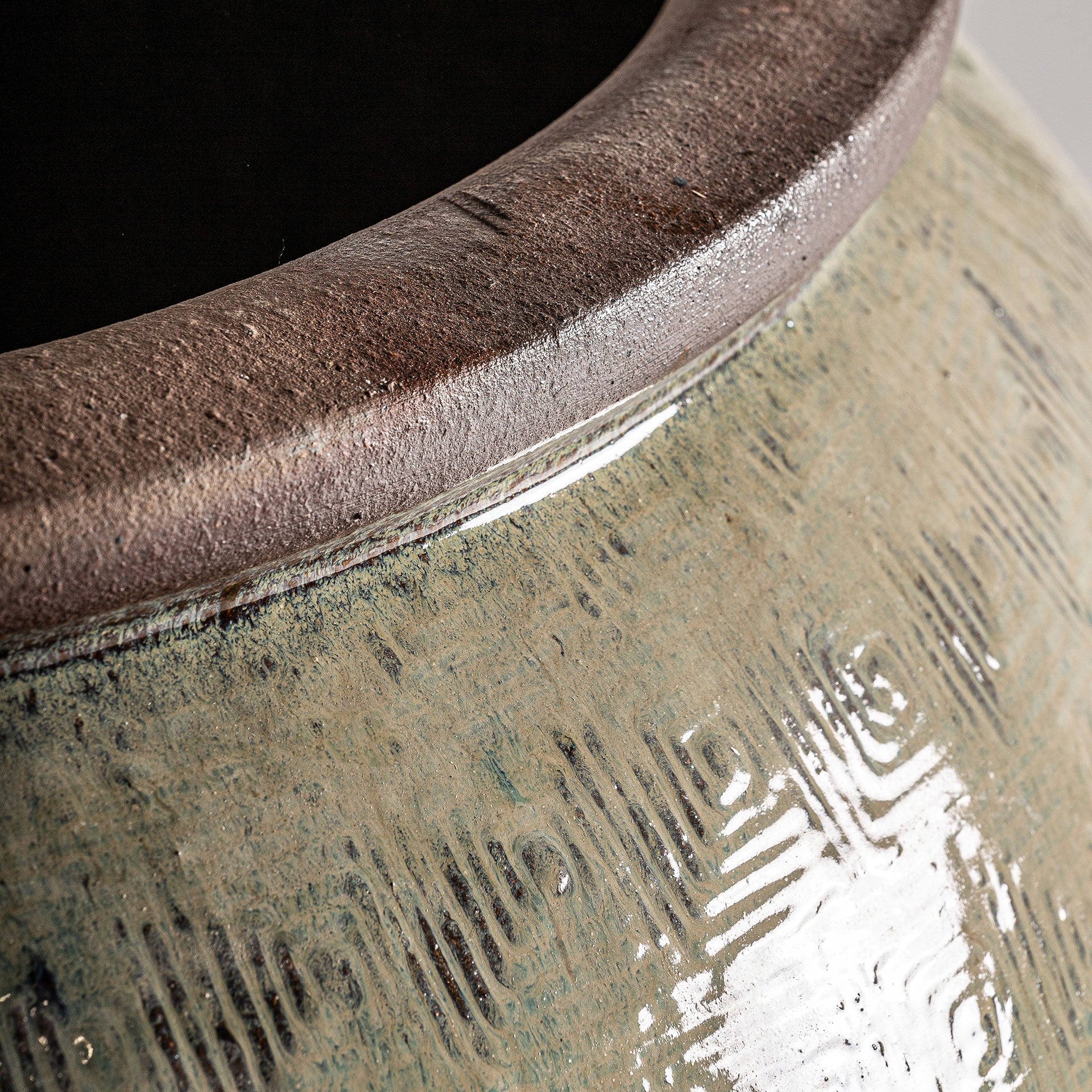 Jarre céramique verte vieillie| VICAL Nairobi | REMO-HOME, mobilier design et décoration d'intérieur