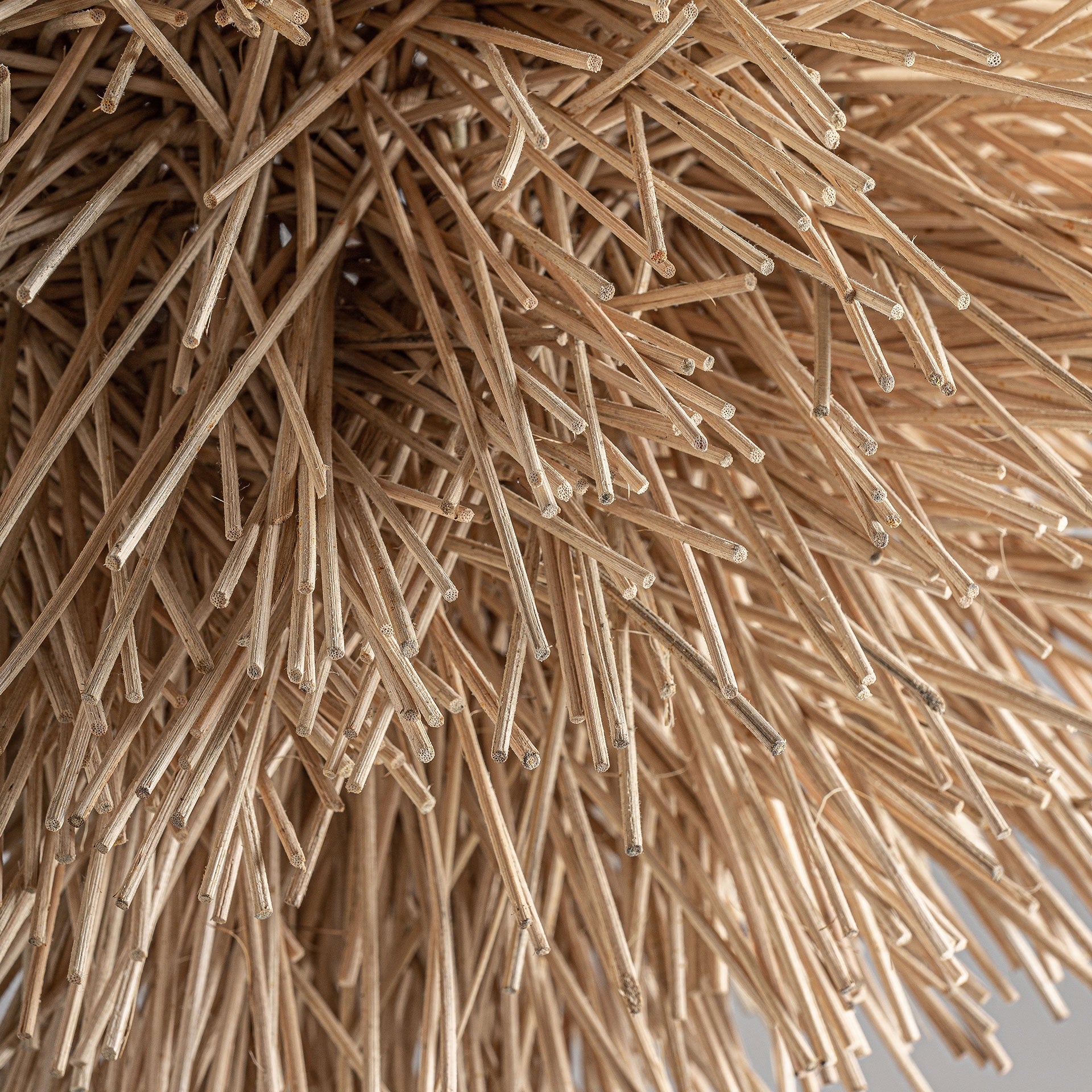 Lustre en rotin naturel marron | VICAL | REMO-HOME, mobilier design et décoration d'intérieur