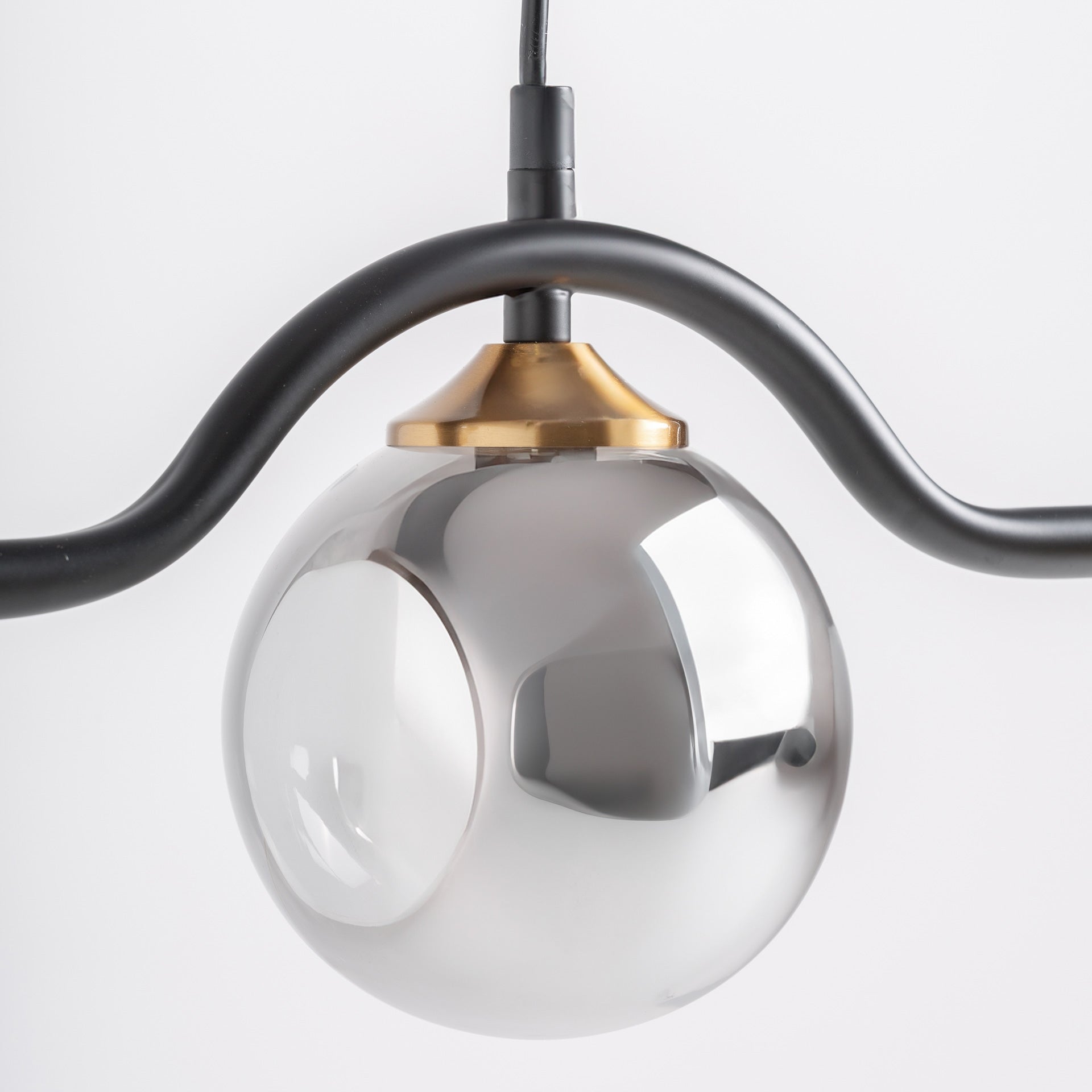 Lustre linéaire noir et cuivre | VICAL Fasha | REMO-HOME, mobilier design et décoration d'intérieur