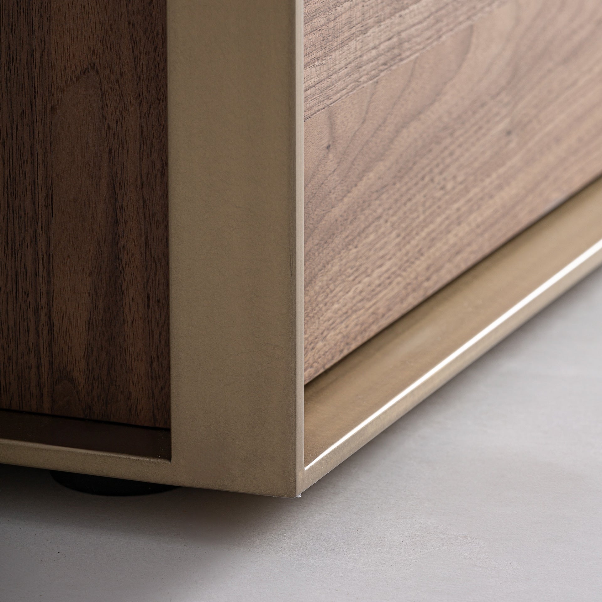 Meuble TV bois frêne clair et acier | VICAL Aisby | REMO-HOME, mobilier design et décoration d'intérieur