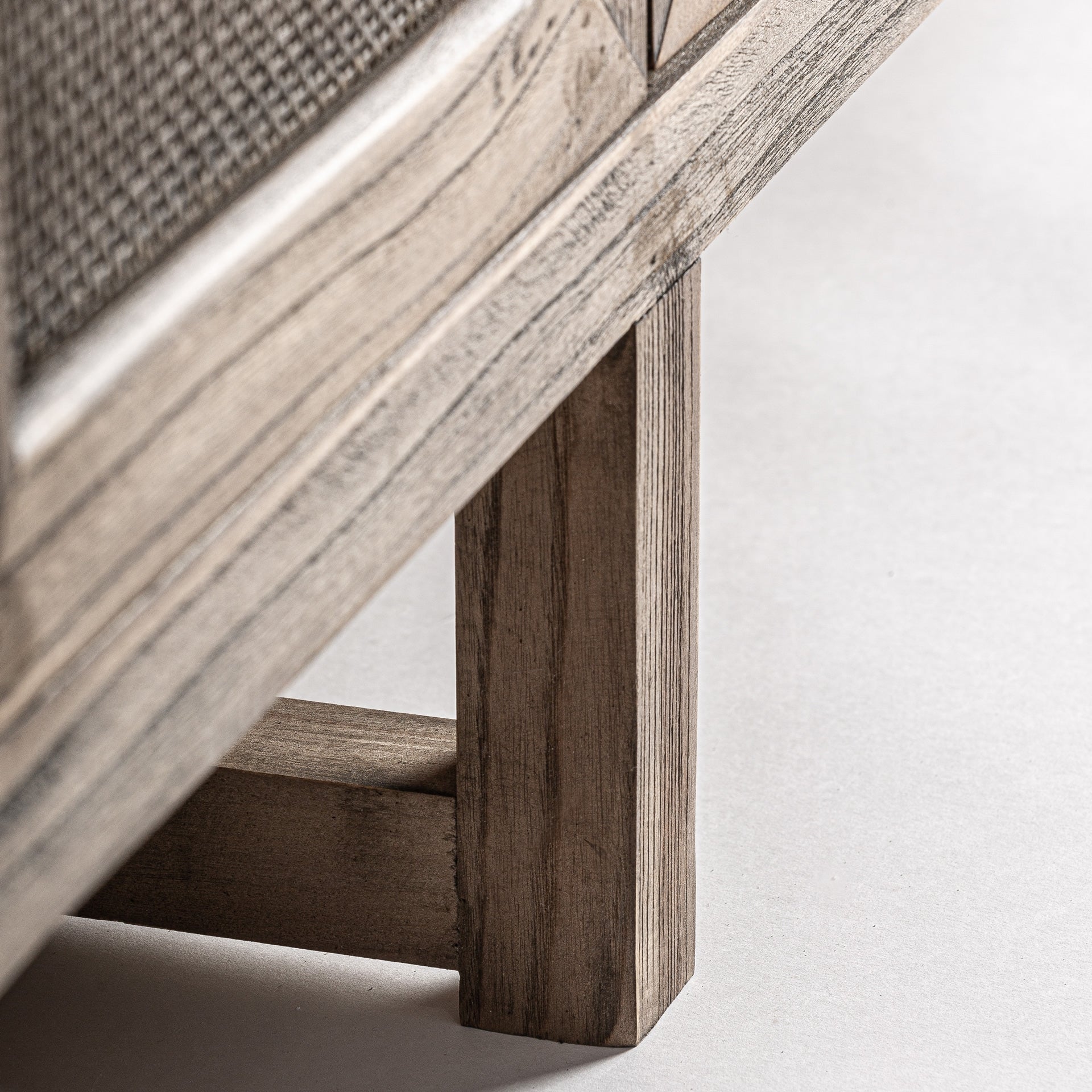 Meuble TV en Orme Marron | VICAL Byremo | REMO-HOME, mobilier design et décoration d'intérieur