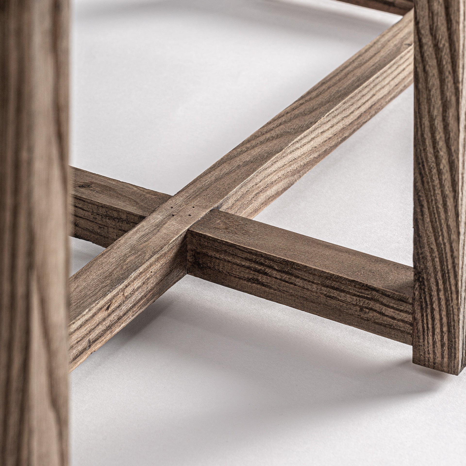 Meuble base vitrine en bois d’orme marron | VICAL Masein | REMO-HOME, mobilier design et décoration d'intérieur