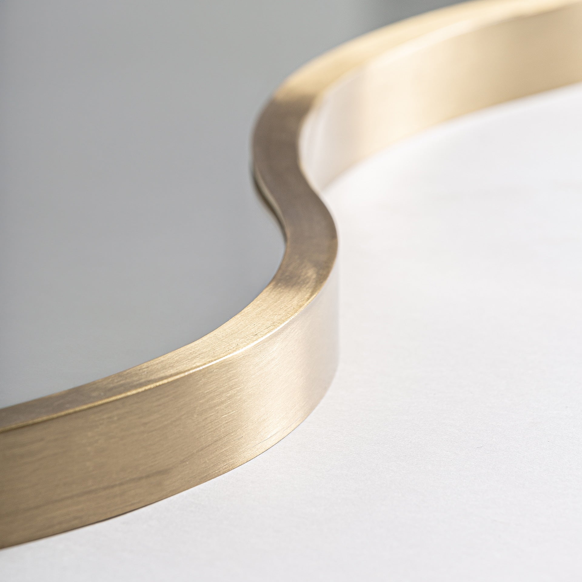 Miroir mural ovale acier doré | VICAL Rinhe | REMO-HOME, mobilier design et décoration d'intérieur