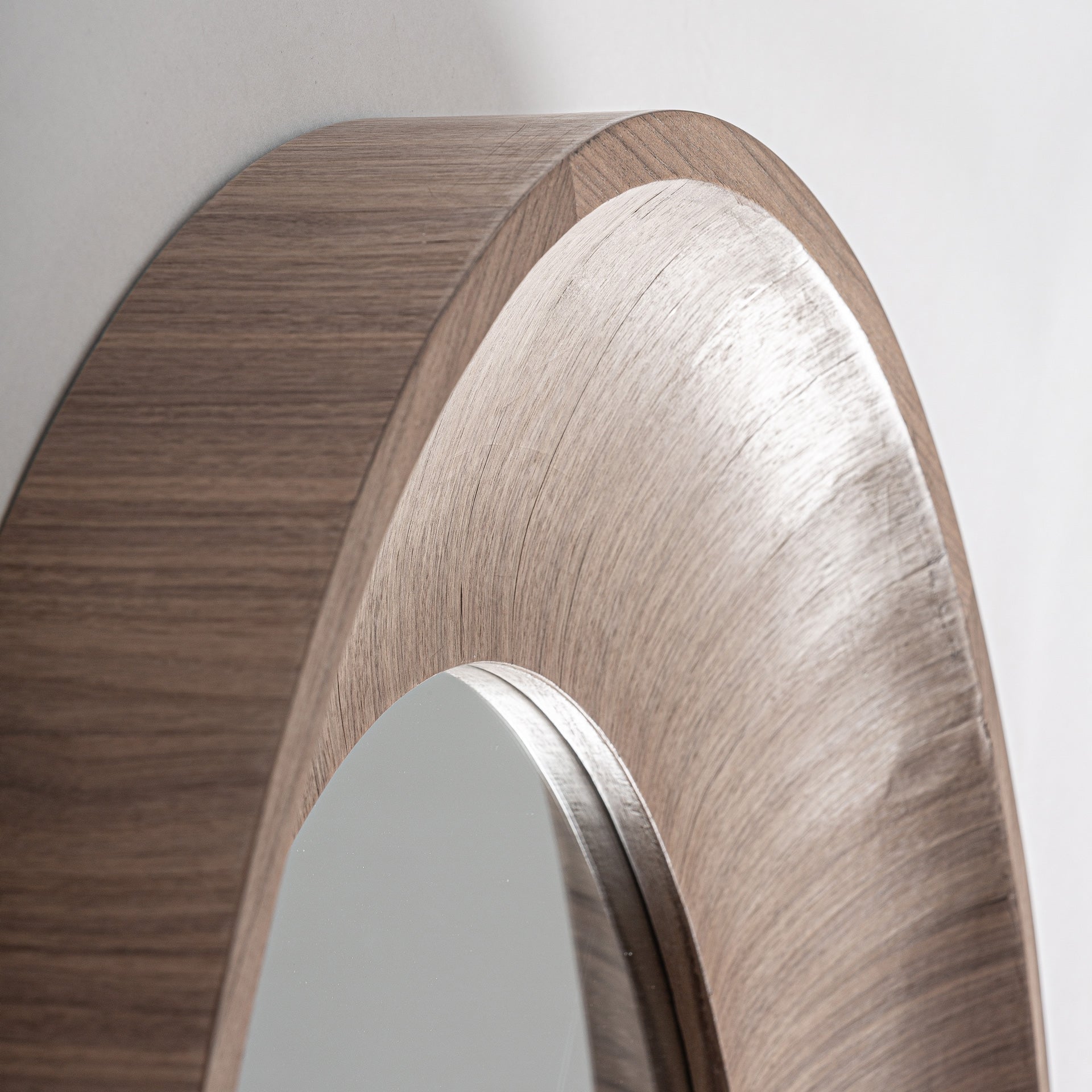 Miroir rond cannelé noyer marron clair | VICAL Zermatt | REMO-HOME, mobilier design et décoration d'intérieur