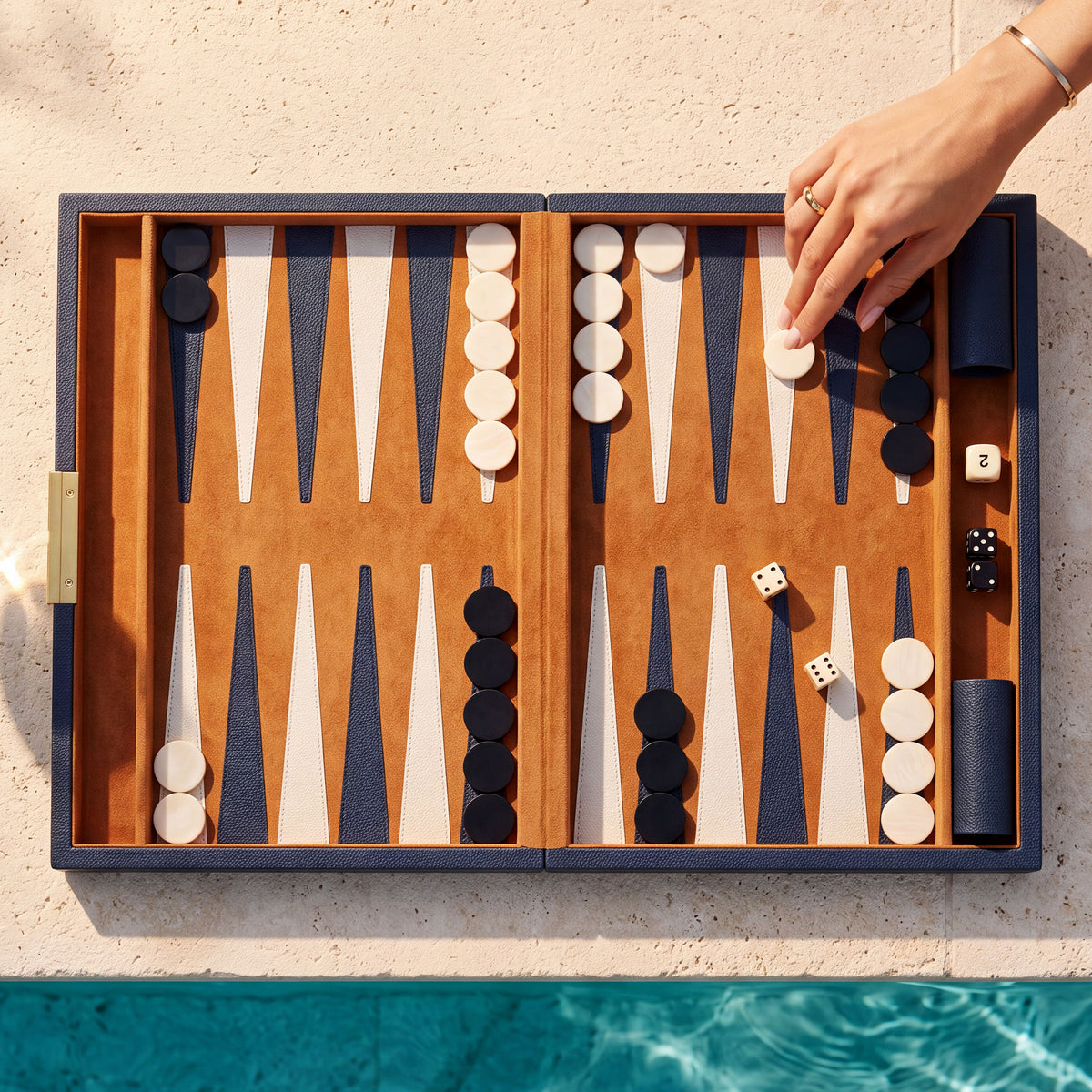 Accessoire décoratif luxe en bleu leather | Eichholtz Backgammon Gift