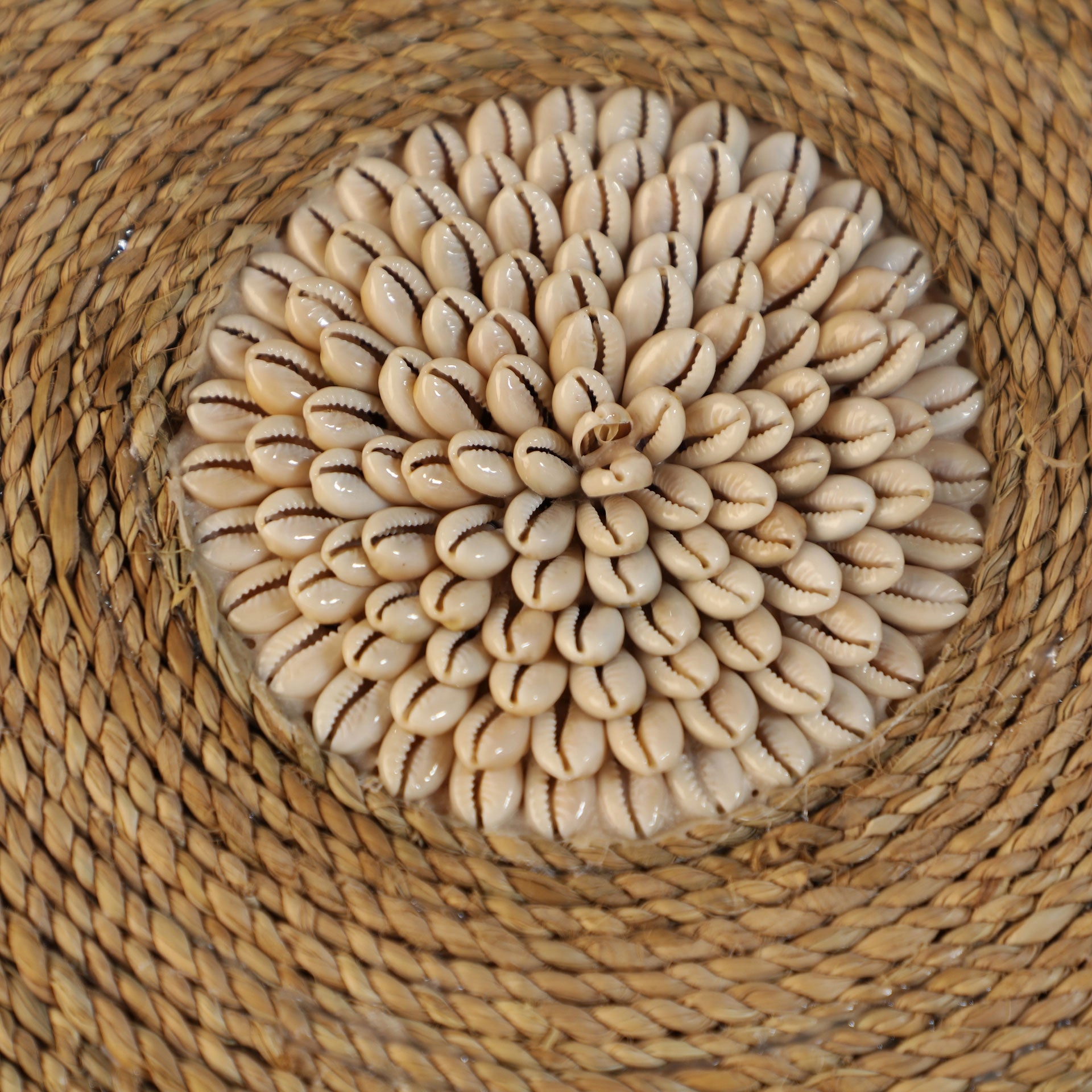 Panneau décoratif raphia noir et naturel | VICAL | REMO-HOME, mobilier design et décoration d'intérieur