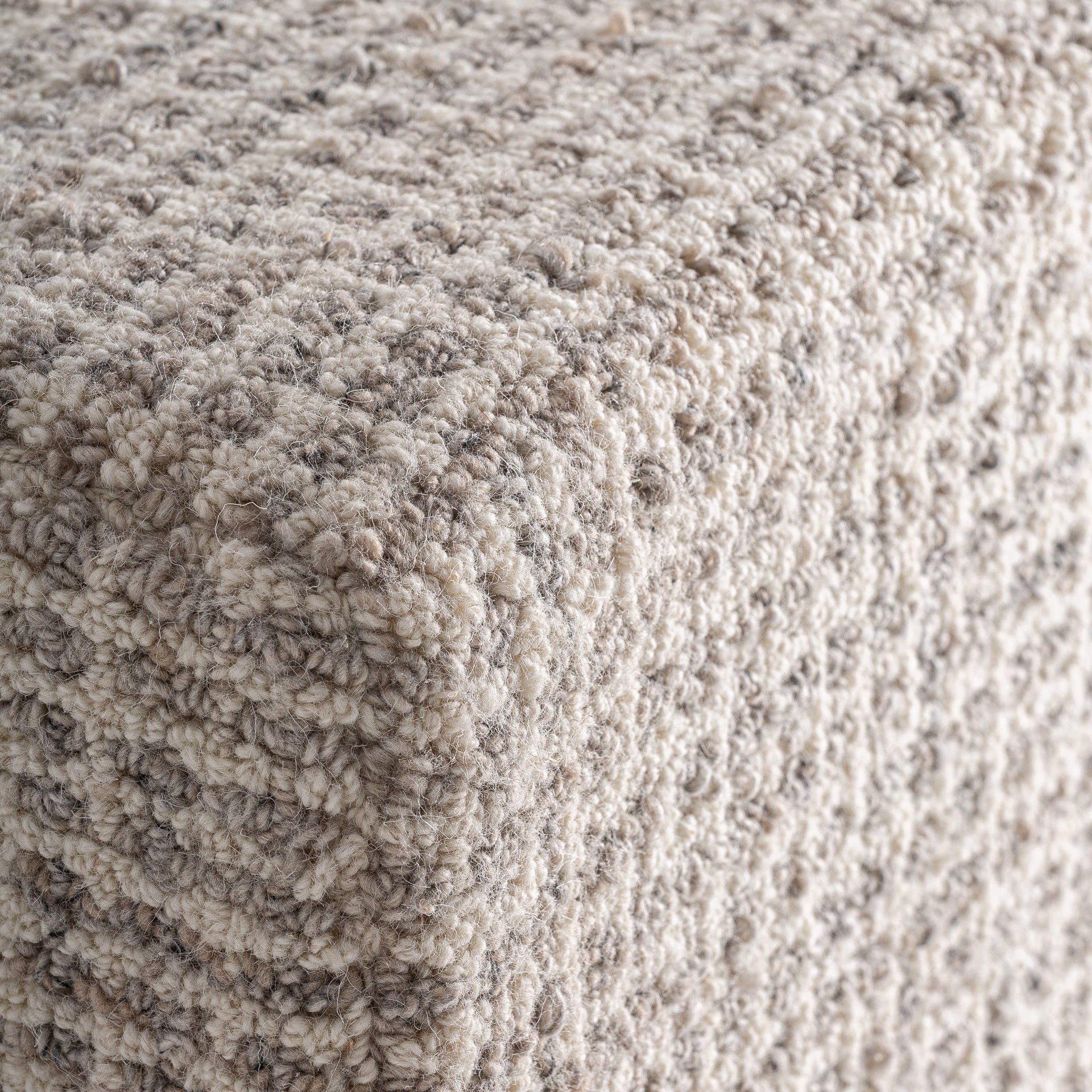 Pied de lit banc tissé naturel et bois noir | VICAL Beccles | REMO-HOME, mobilier design et décoration d'intérieur