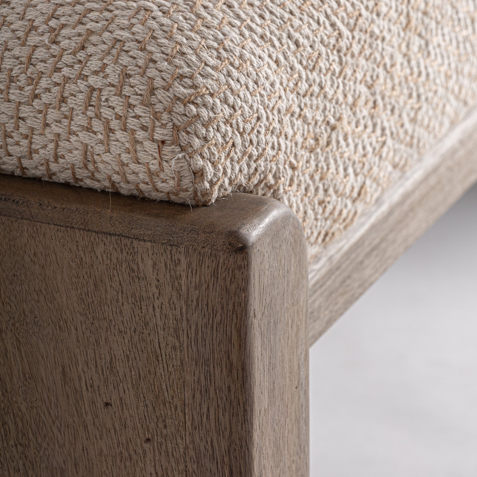 Pied de lit en jute naturelle et bois | VICAL Liermo | REMO-HOME, mobilier design et décoration d'intérieur