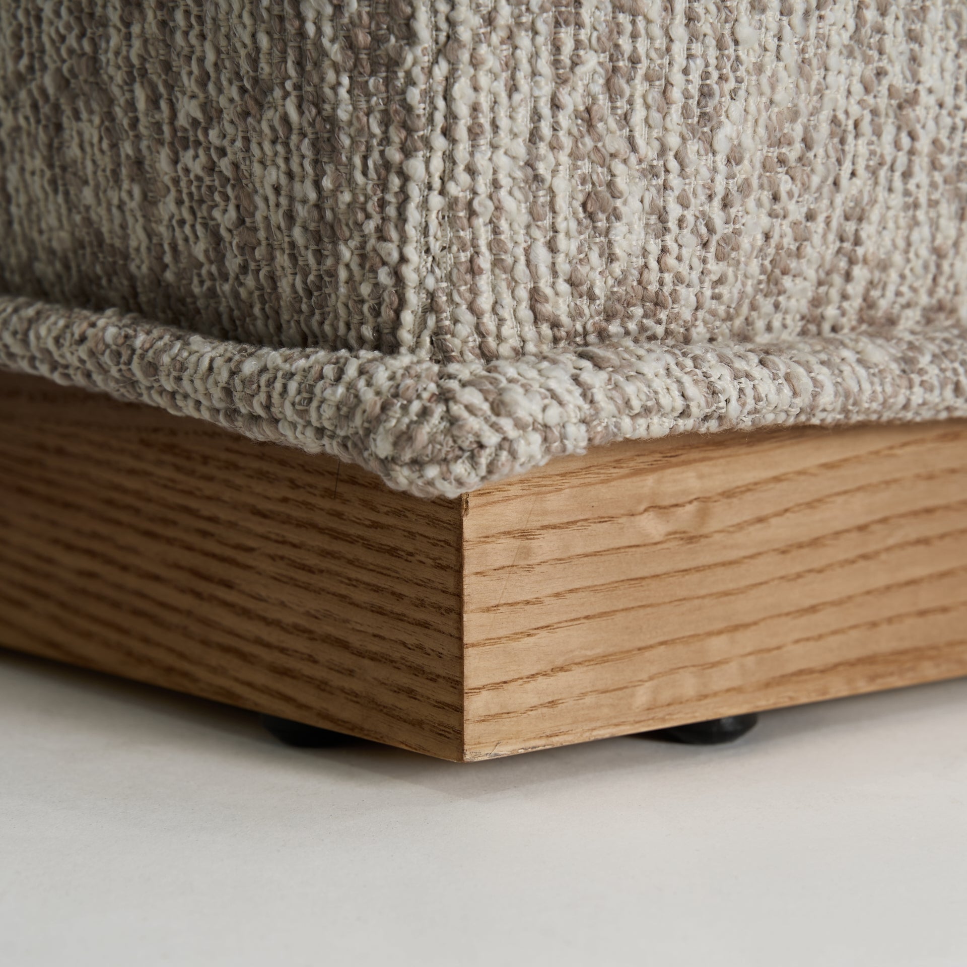 Pouf ottoman tissu beige moucheté | VICAL Vittel | REMO-HOME, mobilier design et décoration d'intérieur