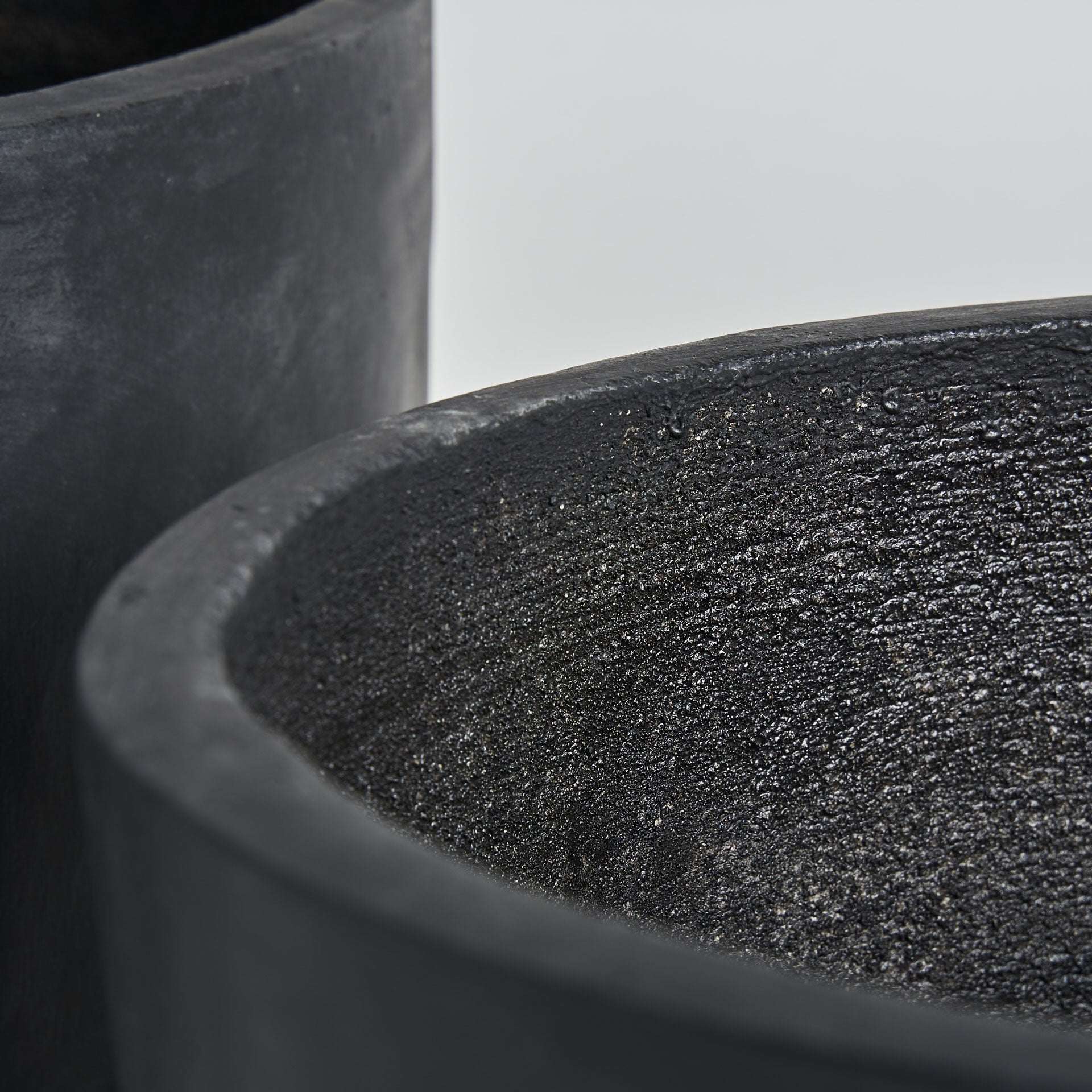 Set de 2 jardinières contemporain terre cuite noire mate | VICAL Blaghe | REMO-HOME, mobilier design et décoration d'intérieur