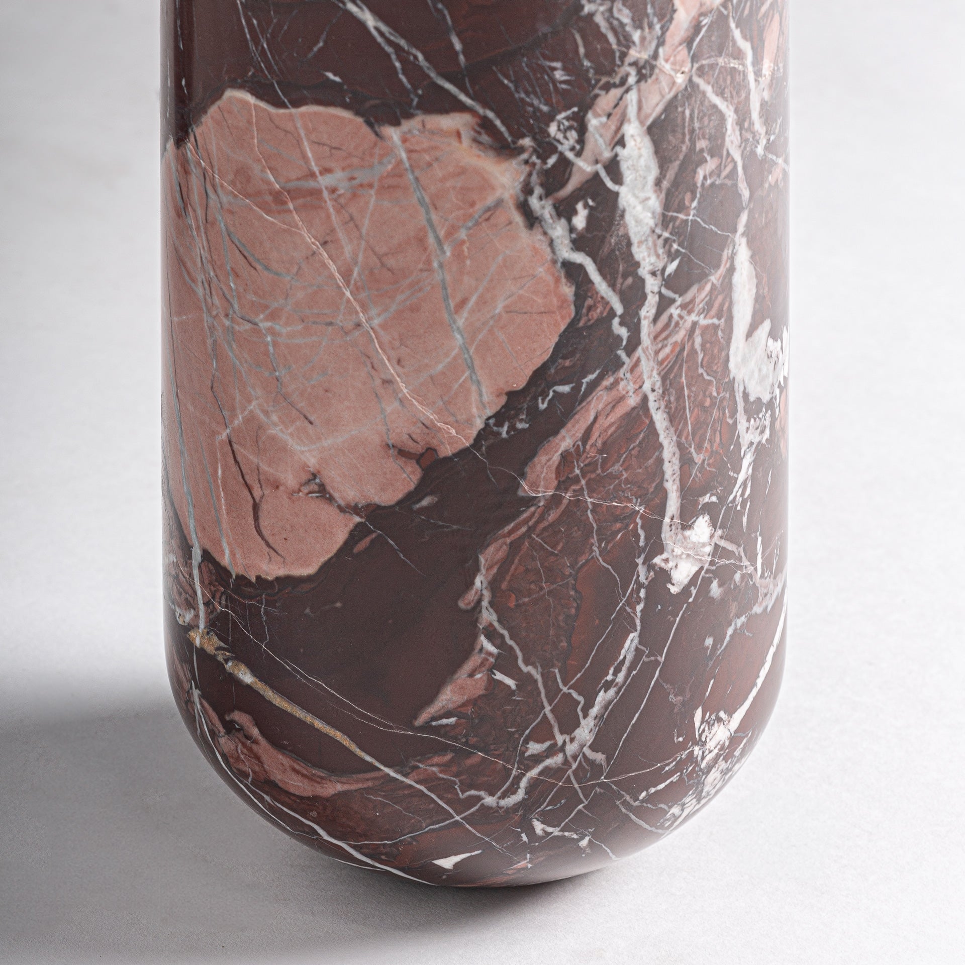 Table Basse en marbre bordeaux | VICAL Bourg | REMO-HOME, mobilier design et décoration d'intérieur