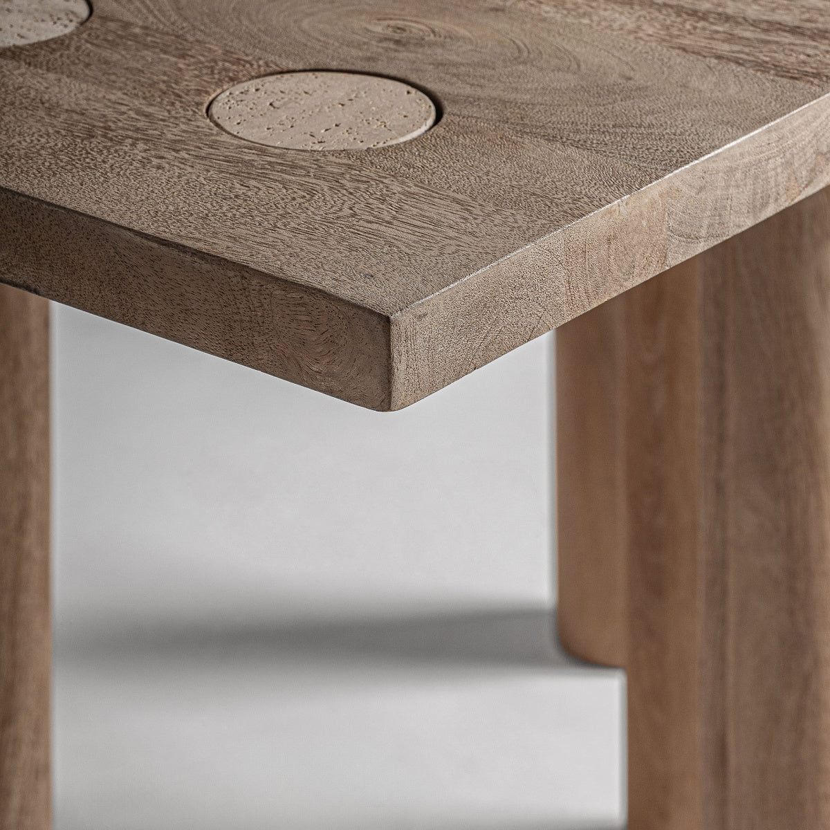 Table à manger carrée en manguier/travertin | VICAL Jacquard | REMO-HOME, mobilier design et décoration d'intérieur
