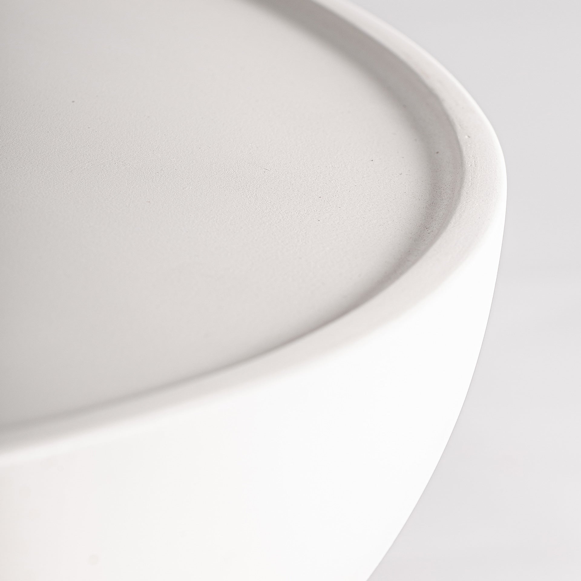 Table basse carrée béton armé blanc cassé | VICAL Naima  | REMO-HOME, mobilier design et décoration d'intérieur