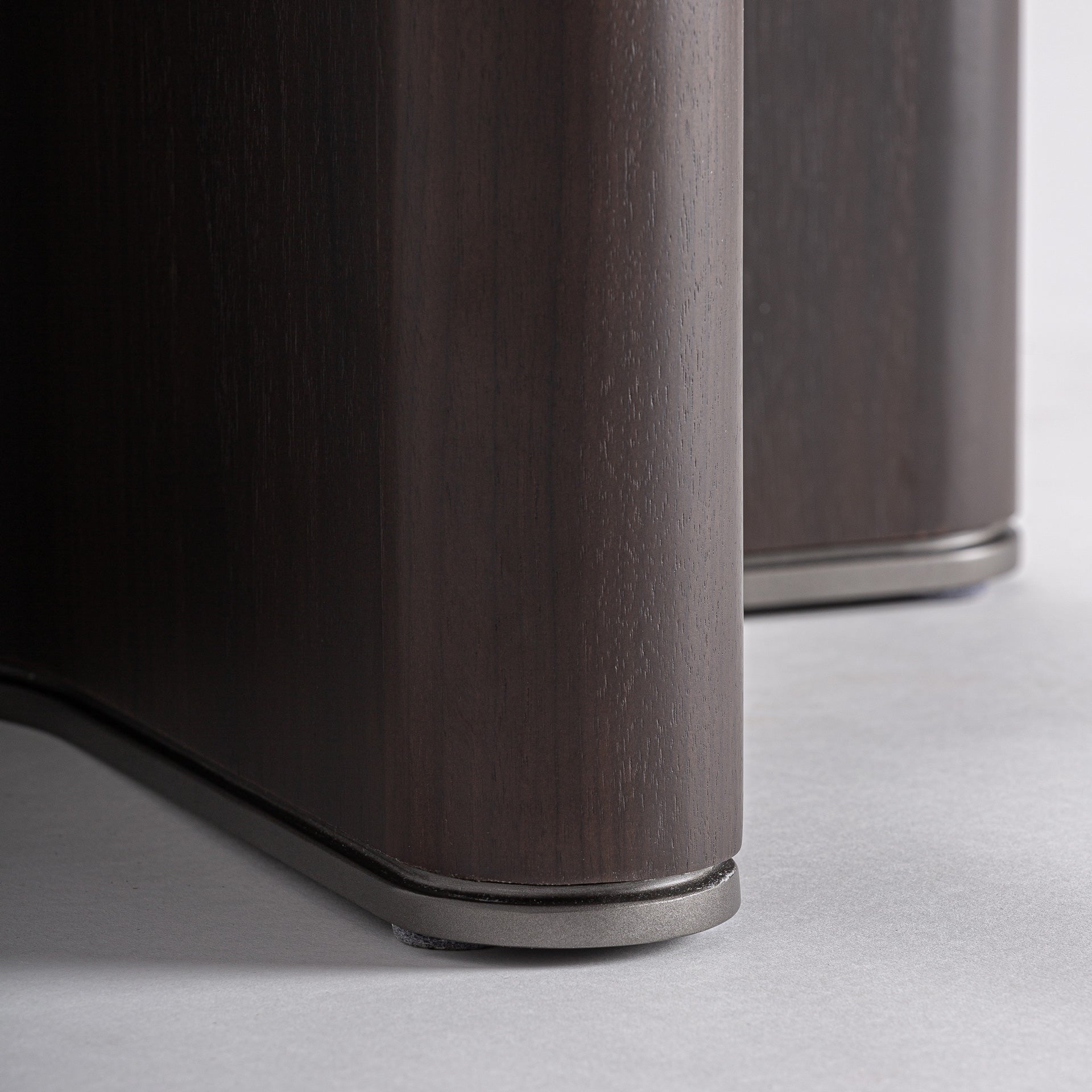 Table basse carrée bois frêne noir et verre fumé 50cm | VICAL Bransby | REMO-HOME, mobilier design et décoration d'intérieur