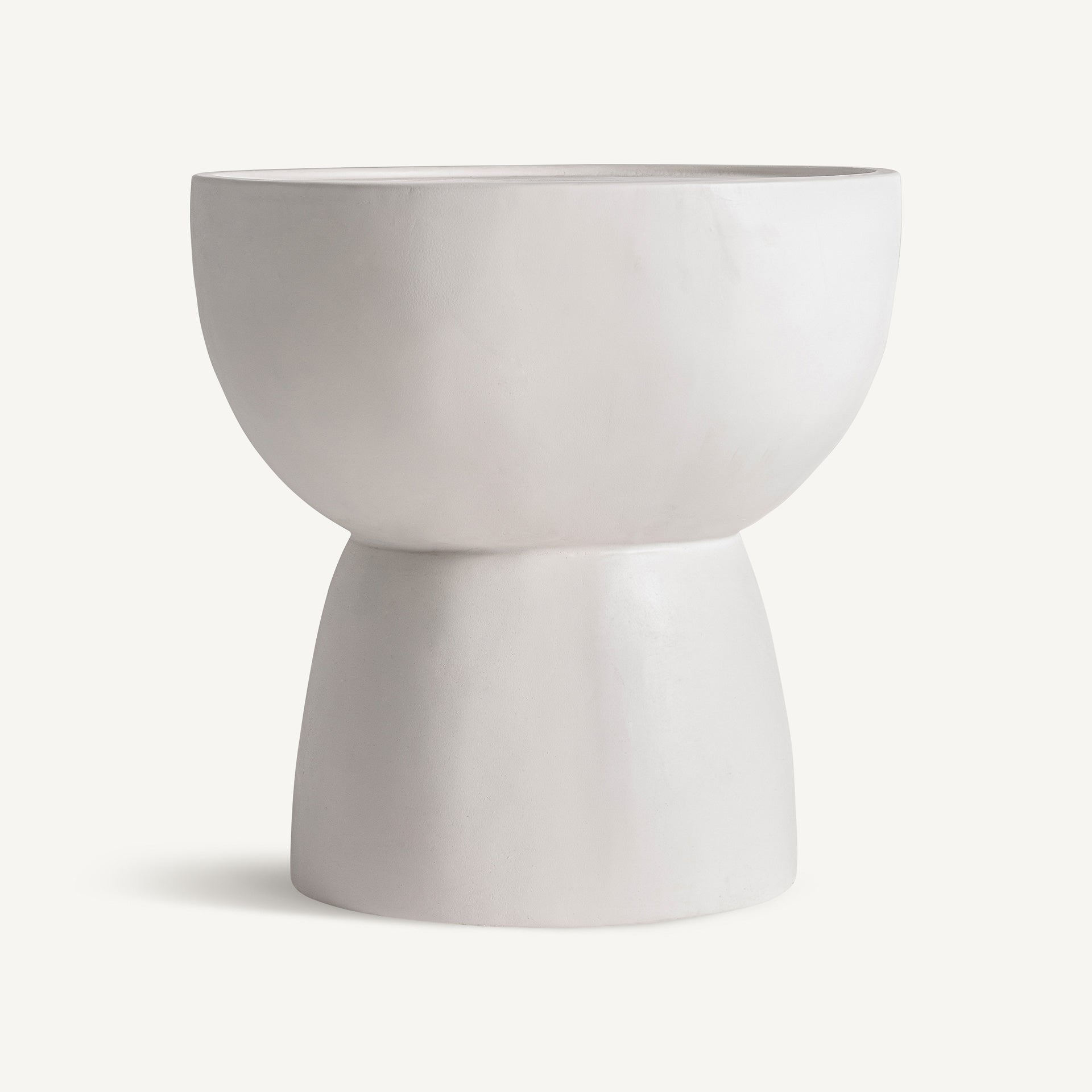 Table basse cubique ciment blanc cassé | VICAL Naima | REMO-HOME, mobilier design et décoration d'intérieur