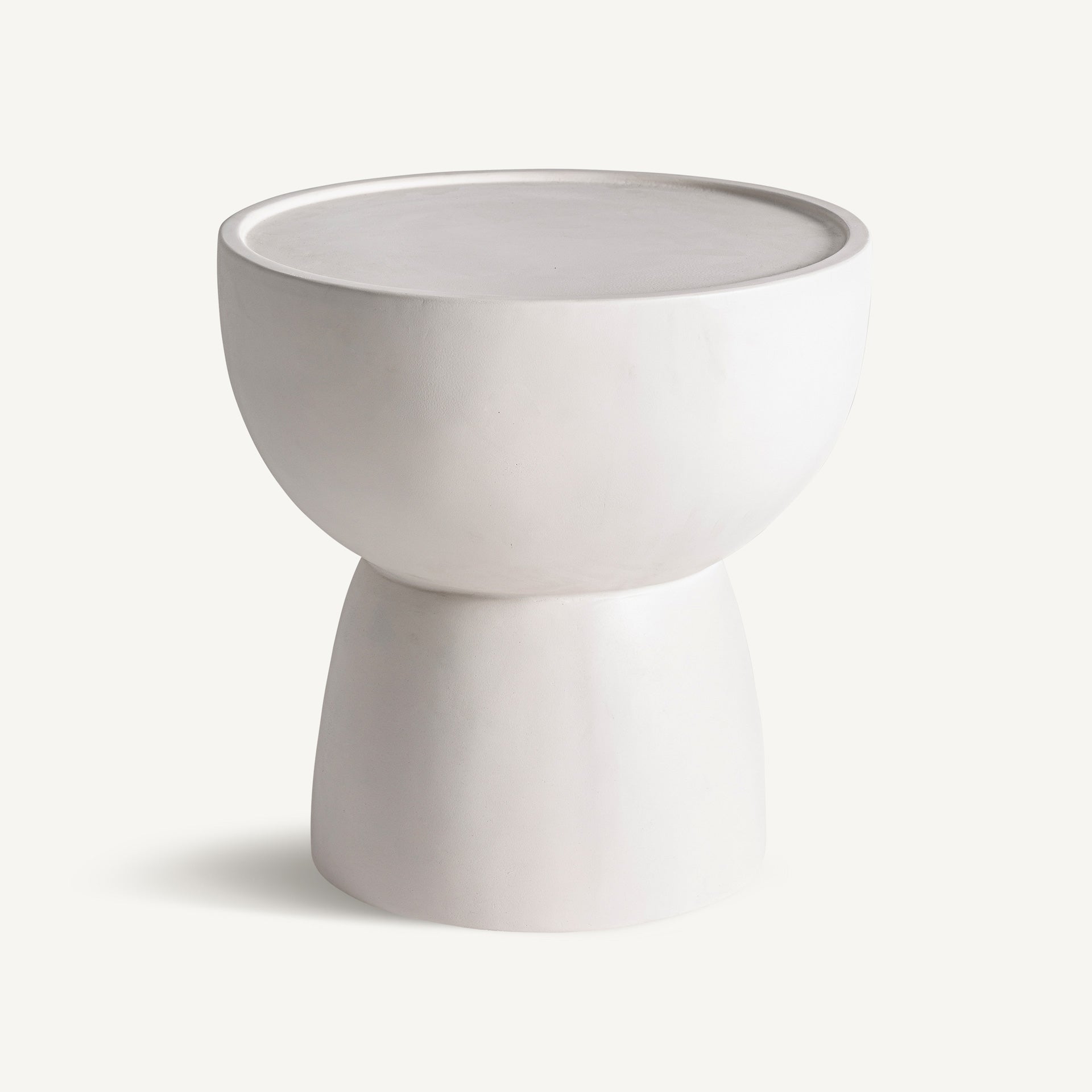 Table basse cubique ciment blanc cassé | VICAL Naima | REMO-HOME, mobilier design et décoration d'intérieur