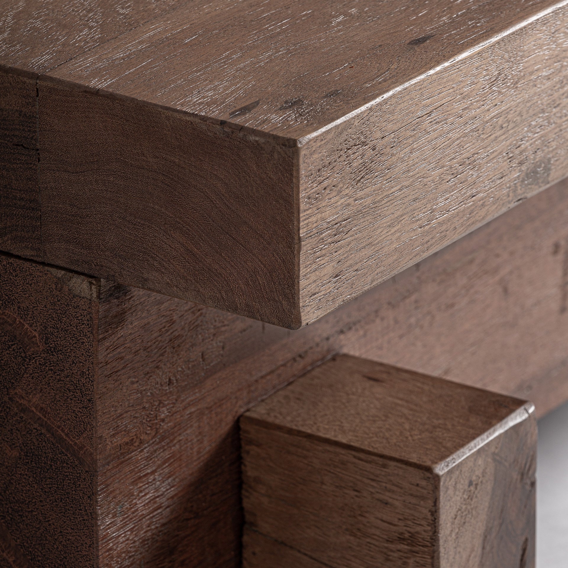 Table basse rectangulaire en bois récupéré | VICAL Brutaliste | REMO-HOME, mobilier design et décoration d'intérieur