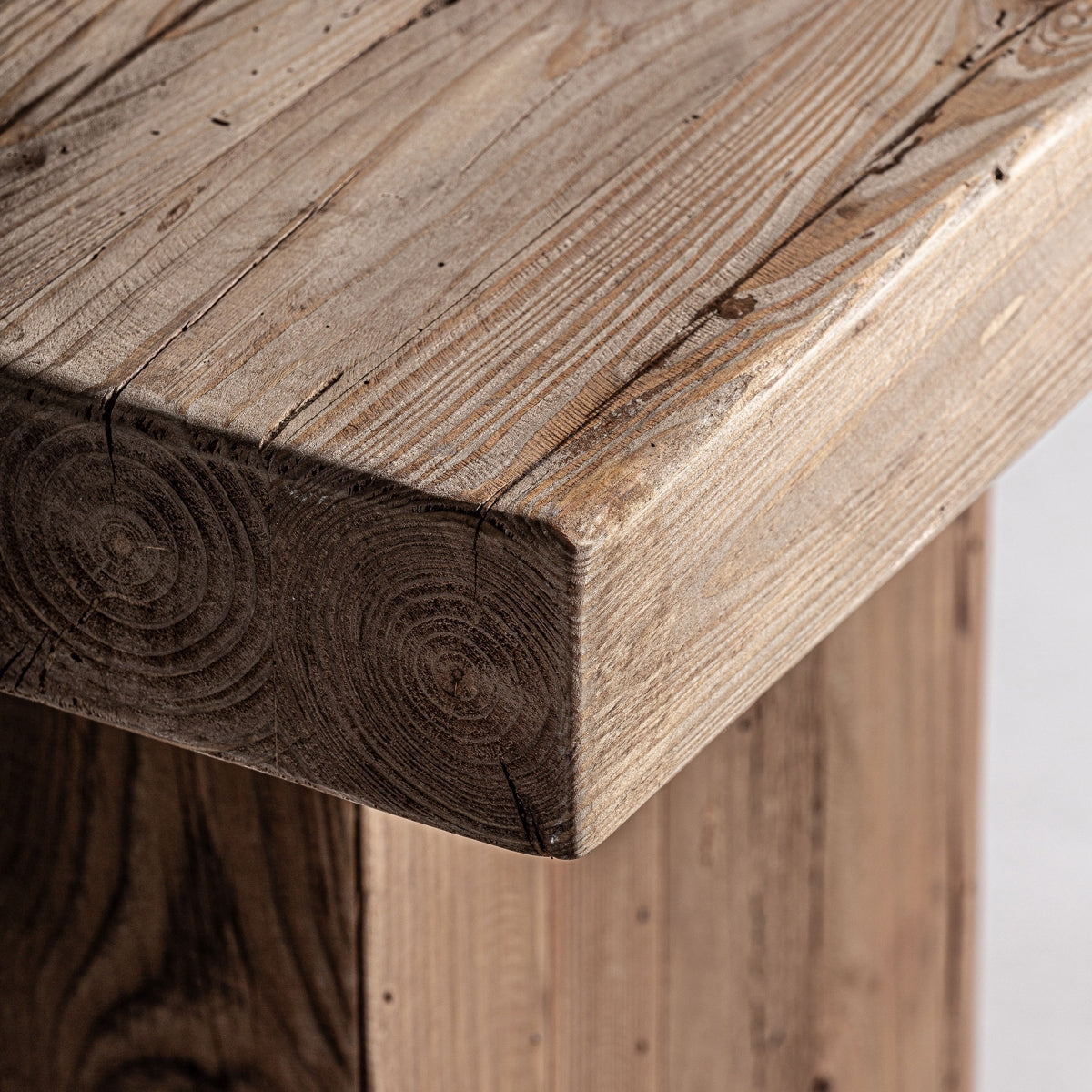 Table d'appoint en bois de pin marron | Vical Breive | REMO-HOME, mobilier et décoration d'intérieur
