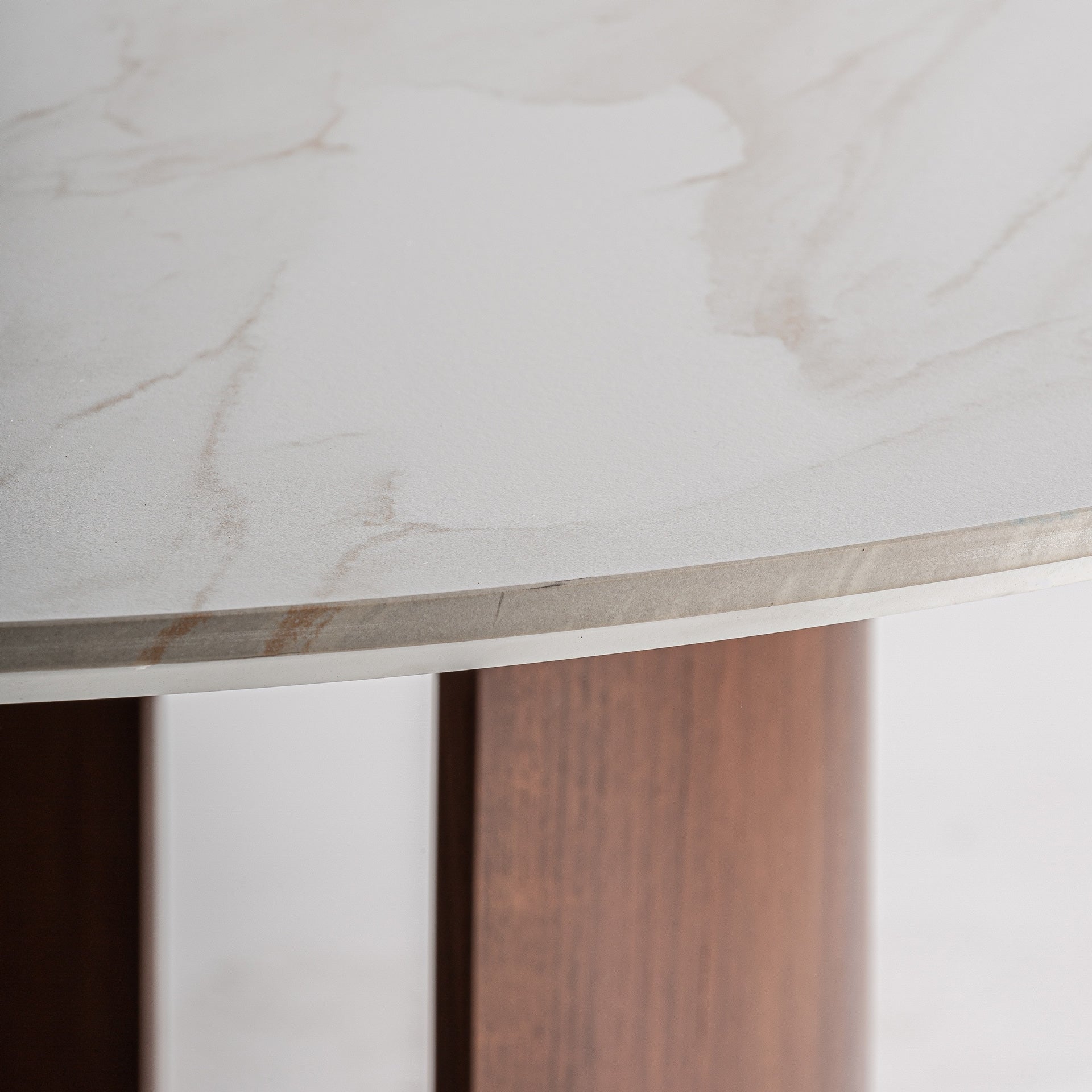 Table de salon carrée en marbre & métal | VICAL Lherm | REMO-HOME, mobilier design et décoration d'intérieur