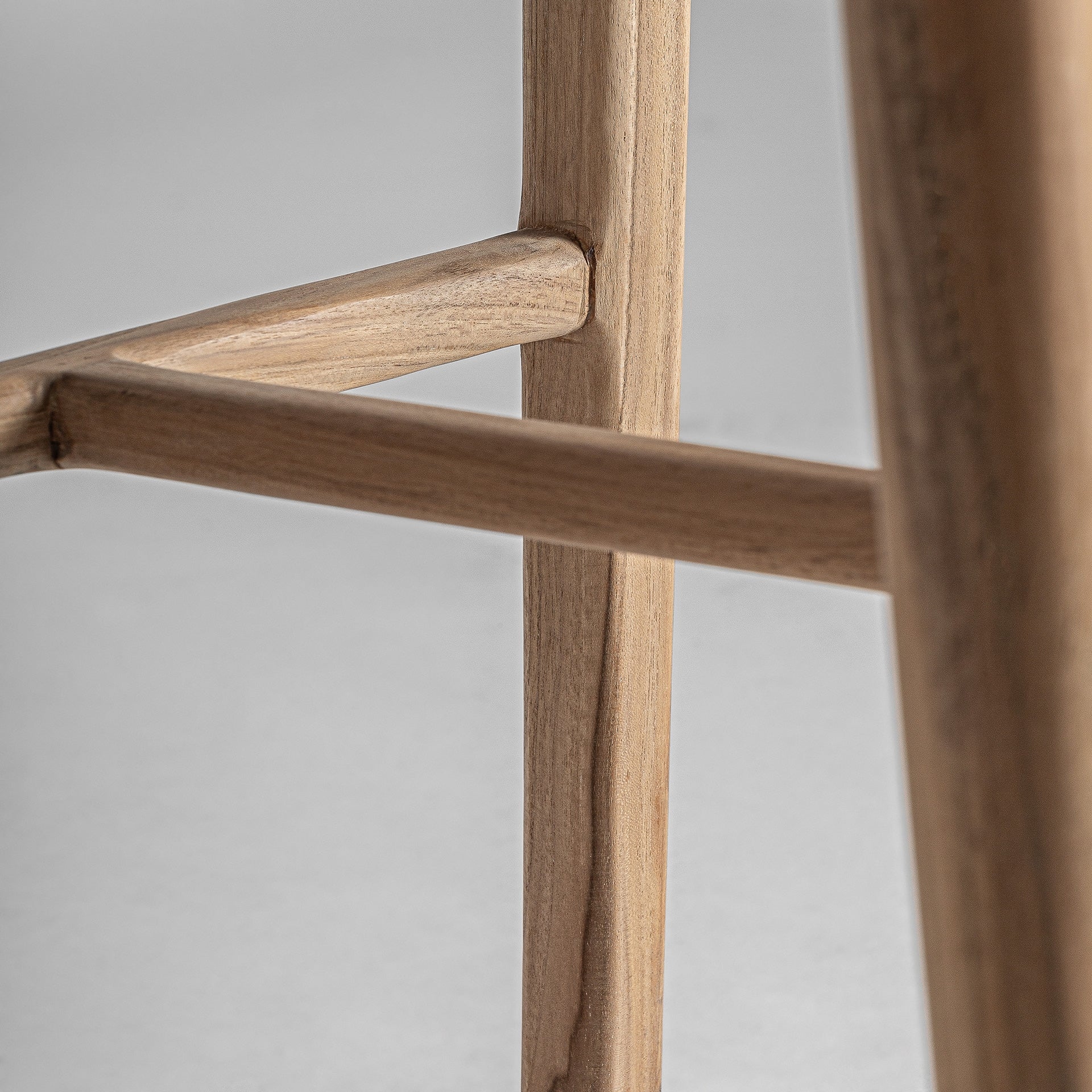 Tabouret de bar teck massif et tressage naturel | VICAL Caen | REMO-HOME, mobilier design et décoration d'intérieur