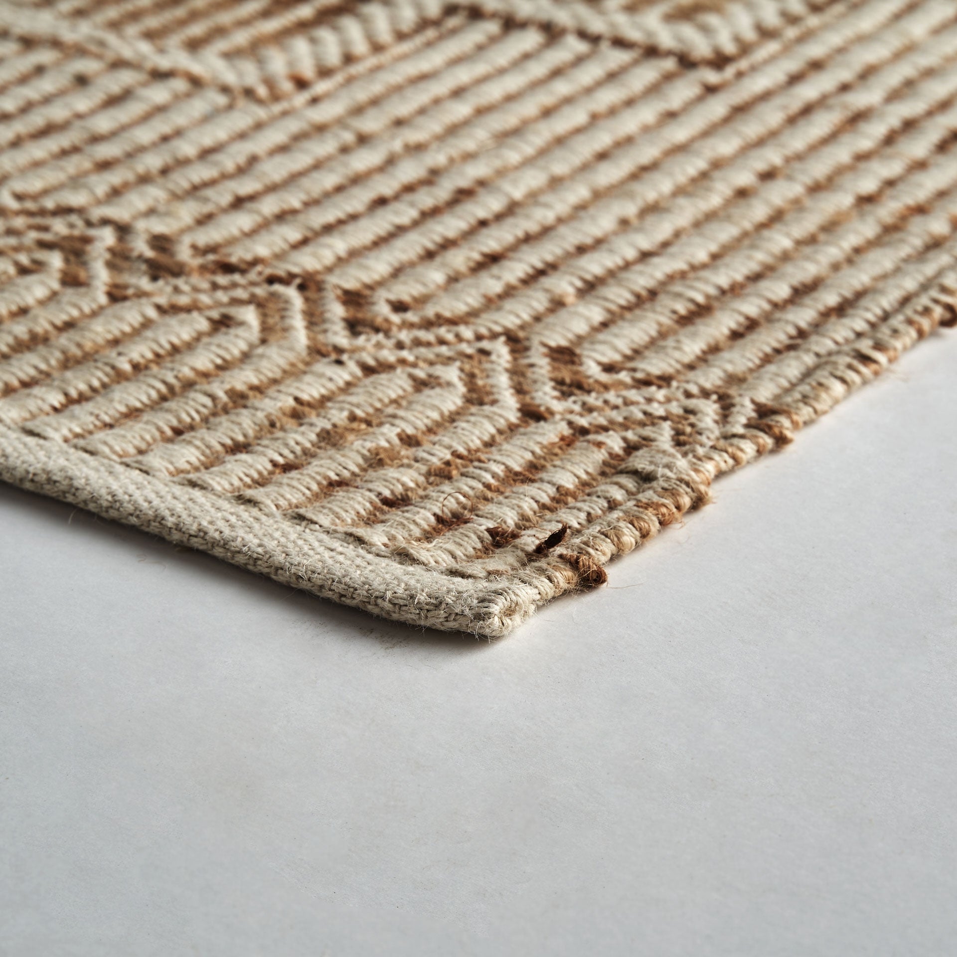 Tapis rectangulaire fibres naturelles marron 240 x 350 cm | VICAL Alaia | REMO-HOME, mobilier design et décoration d'intérieur