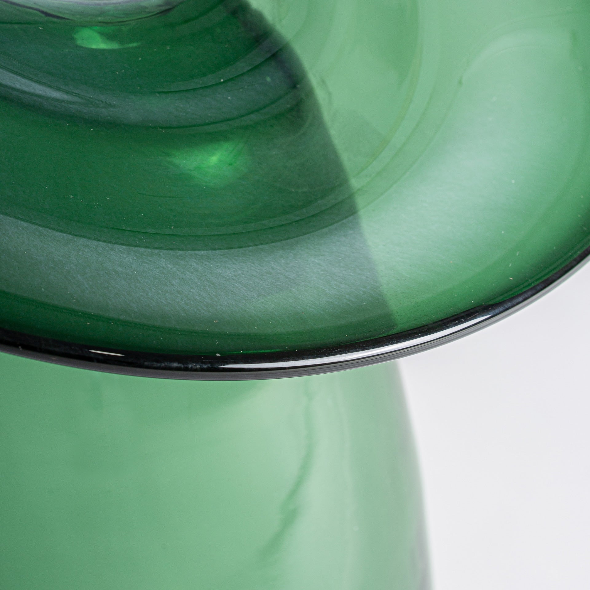 Vase en verre vert translucide 51cm | VICAL Akari | REMO-HOME | REMO-HOME, mobilier design et décoration d'intérieur