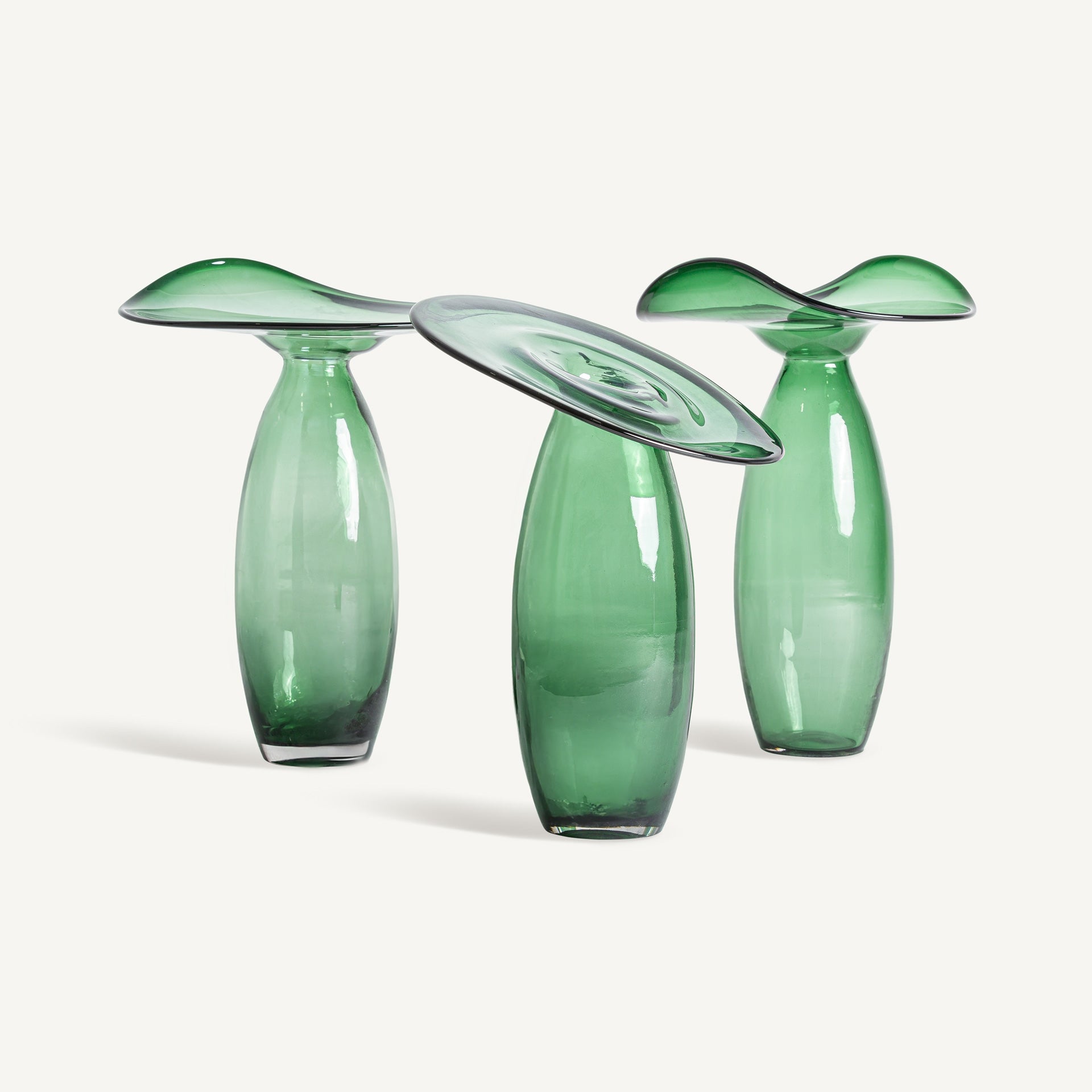 Vase en verre vert translucide 51cm | VICAL Akari | REMO-HOME | REMO-HOME, mobilier design et décoration d'intérieur