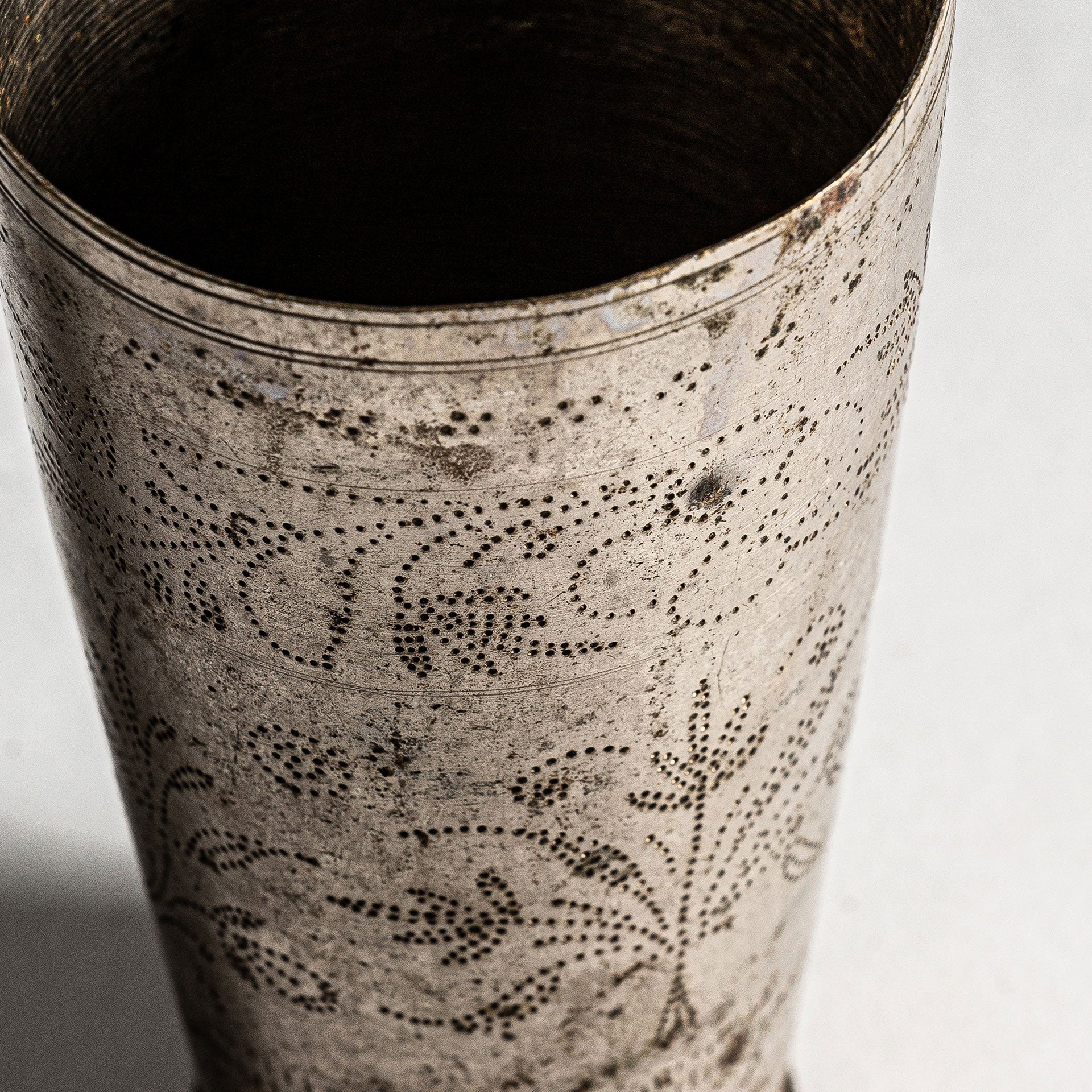 Vase laiton argent vieilli | VICAL Ren | REMO-HOME, mobilier design et décoration d'intérieur