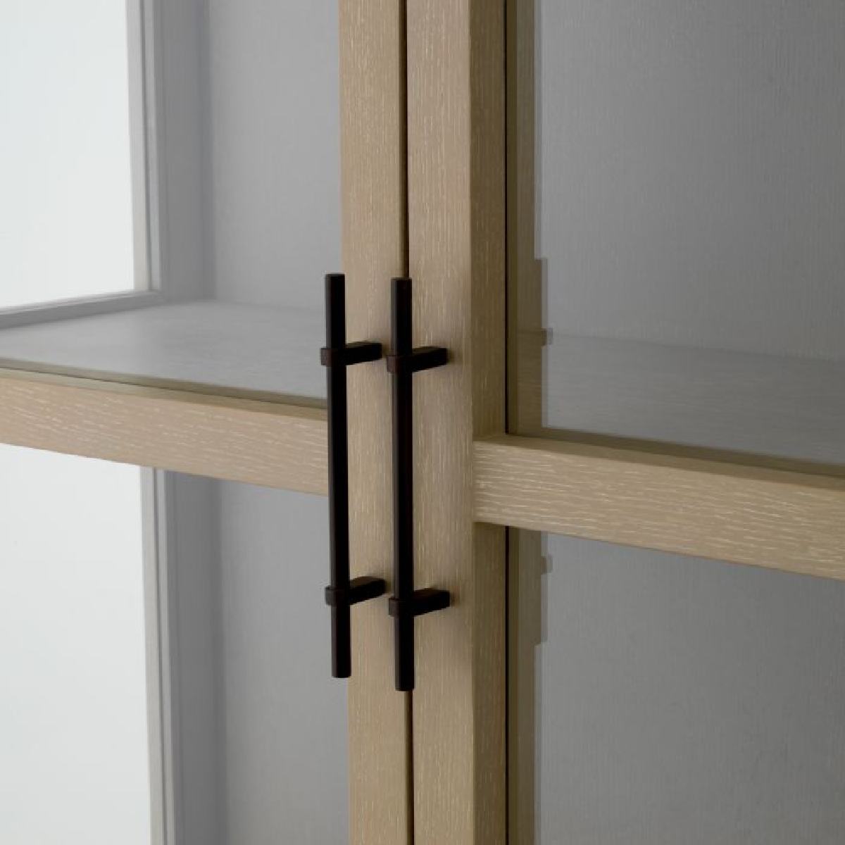 Vitrine en chêne blanchi | Eichholtz San Bernardino | REMO-HOME, mobilier et décoration d'intérieur