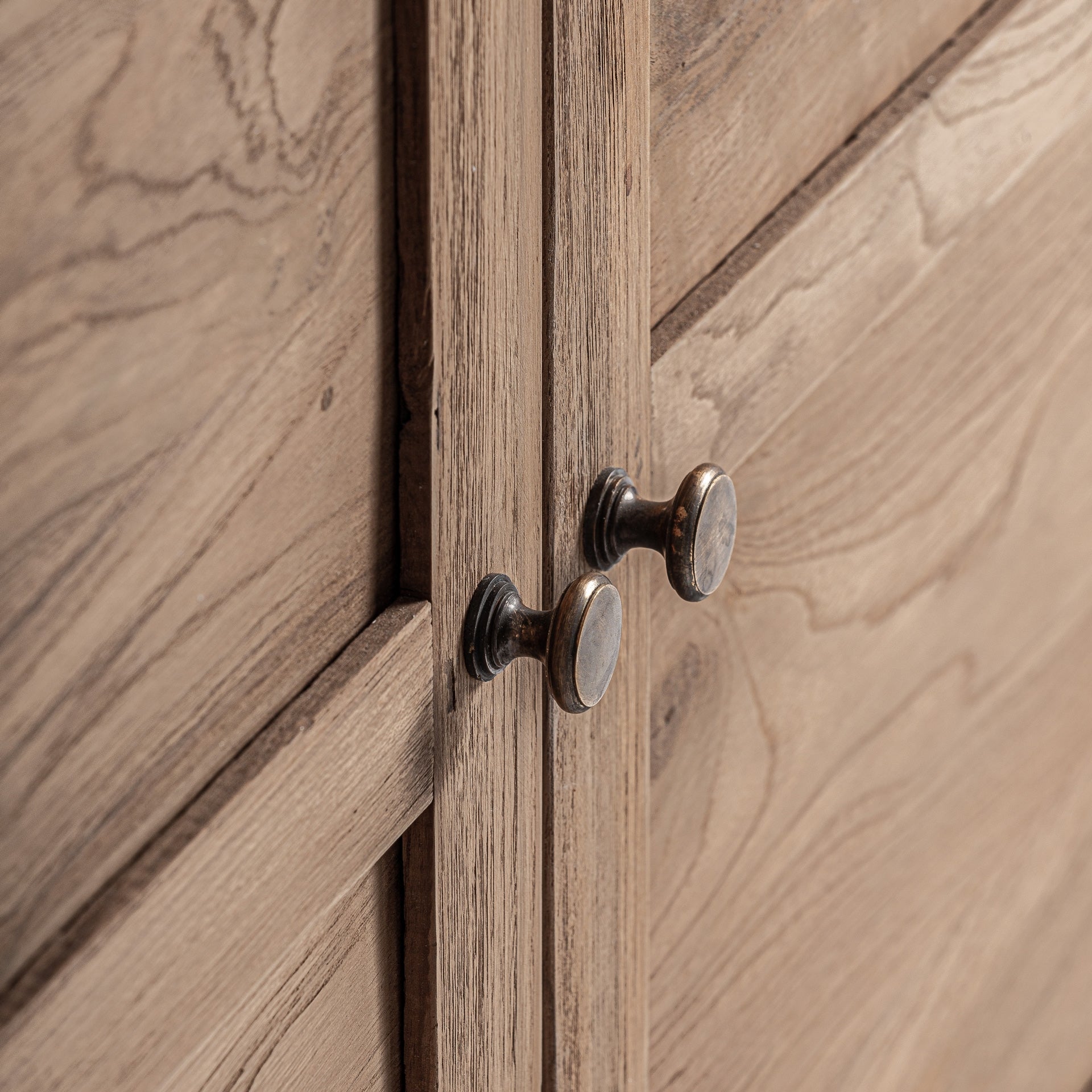 Vitrine haute bois récupéré | VICAL Helmond  | REMO-HOME, mobilier design et décoration d'intérieur