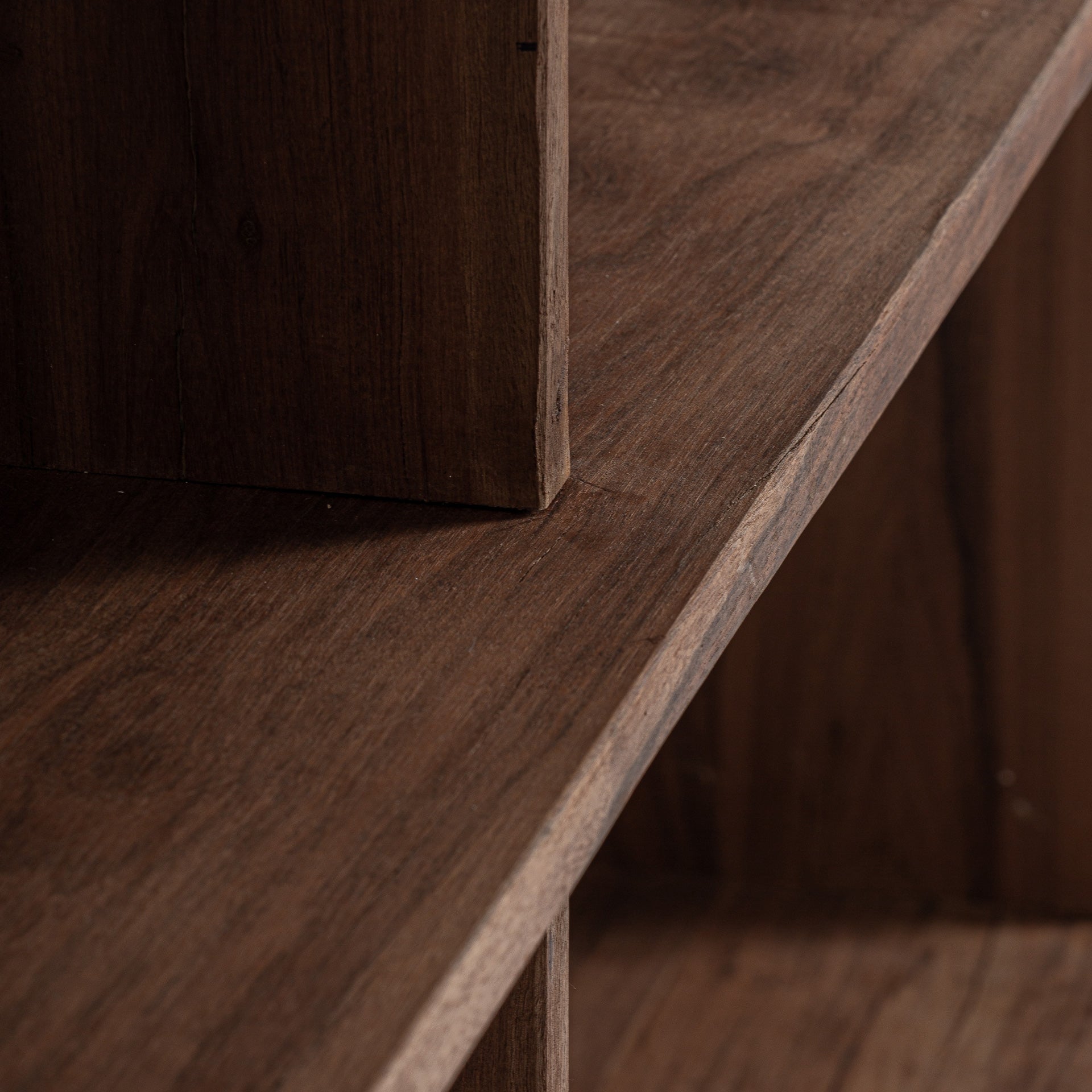 Étagère Modulaire Marron 200cm | VICAL Brutalist | REMO-HOME, mobilier design et décoration d'intérieur