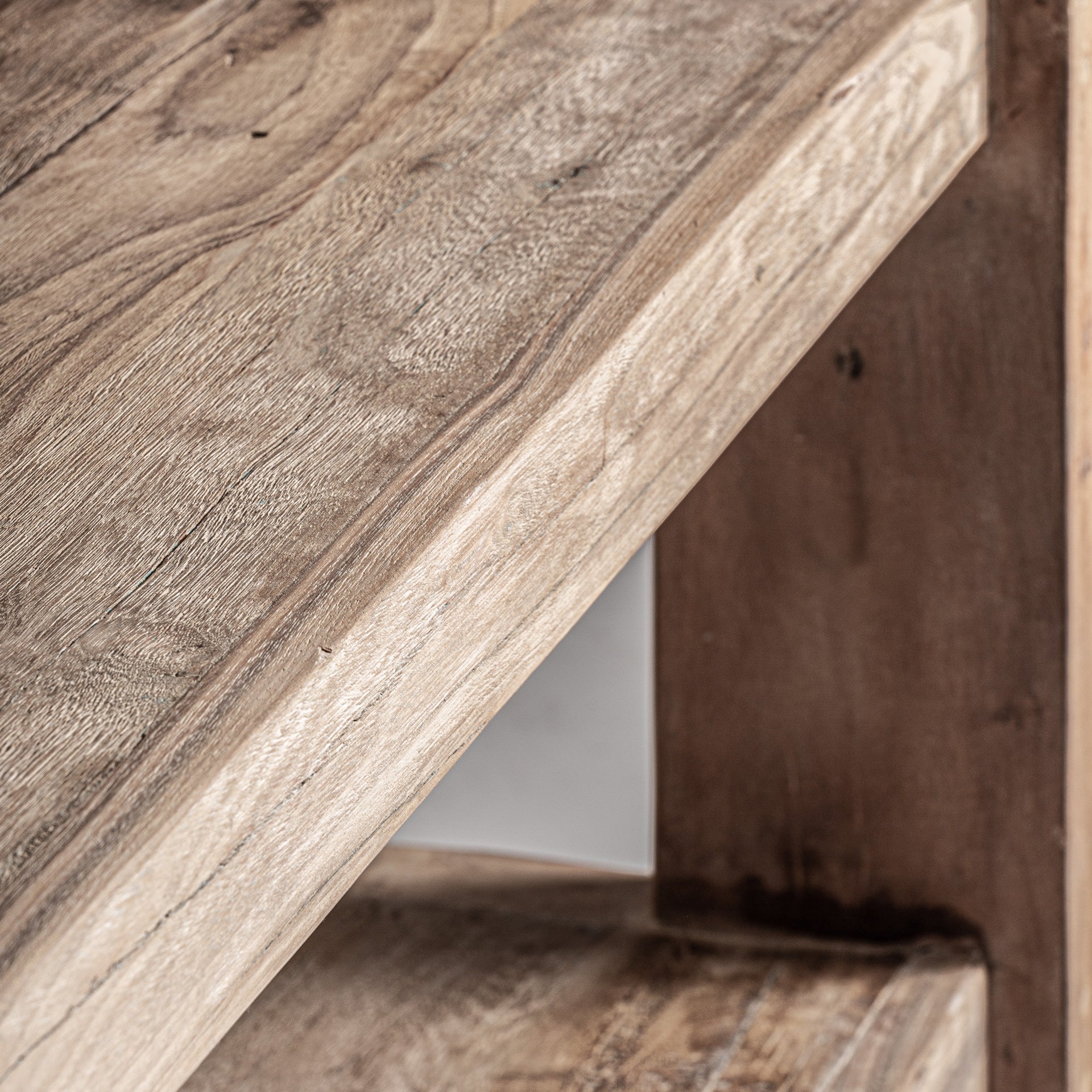 Étagère haute bois recyclé récupéré marron | VICAL Helmond | REMO-HOME, mobilier design et décoration d'intérieur